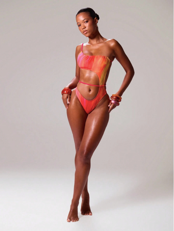 Musera Resort Maillot de bain une pièce asymétrique avec une fine bretelle à épaule dénudée, avec imprimé floral découpé. Tenue de plage romantique et élégante pour les vacances, festivals d'été et printemps à Ibiza.