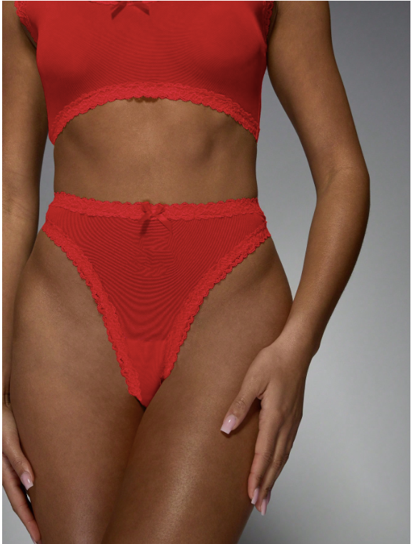 MISSGUIDED Ensemble lingerie délicat avec Top court à manches courtes avec bordure en dentelle, string à coupe haute. Détails en crochet, ultra doux. Confort pour le printemps et l'été